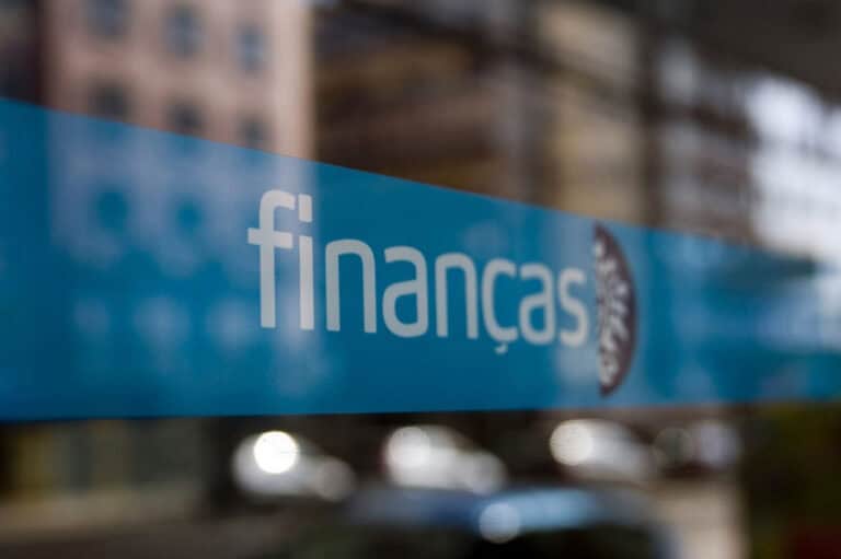 Apoio de 125 euros é pago hoje pelas Finanças a 500 mil pessoas