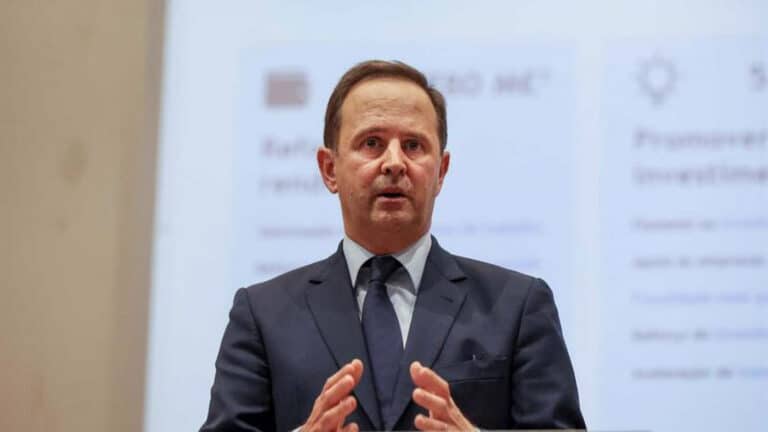 Fernando Medina vai hoje ao parlamento defender proposta do OE2023