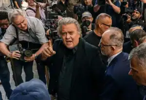 Steve Bannon, ex-conselheiro de Trump, condenado a quatro meses de prisão&nbsp;