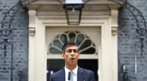 "Vou unir o país com ações". Rishi Sunak indigitado primeiro-ministro britânico&nbsp;