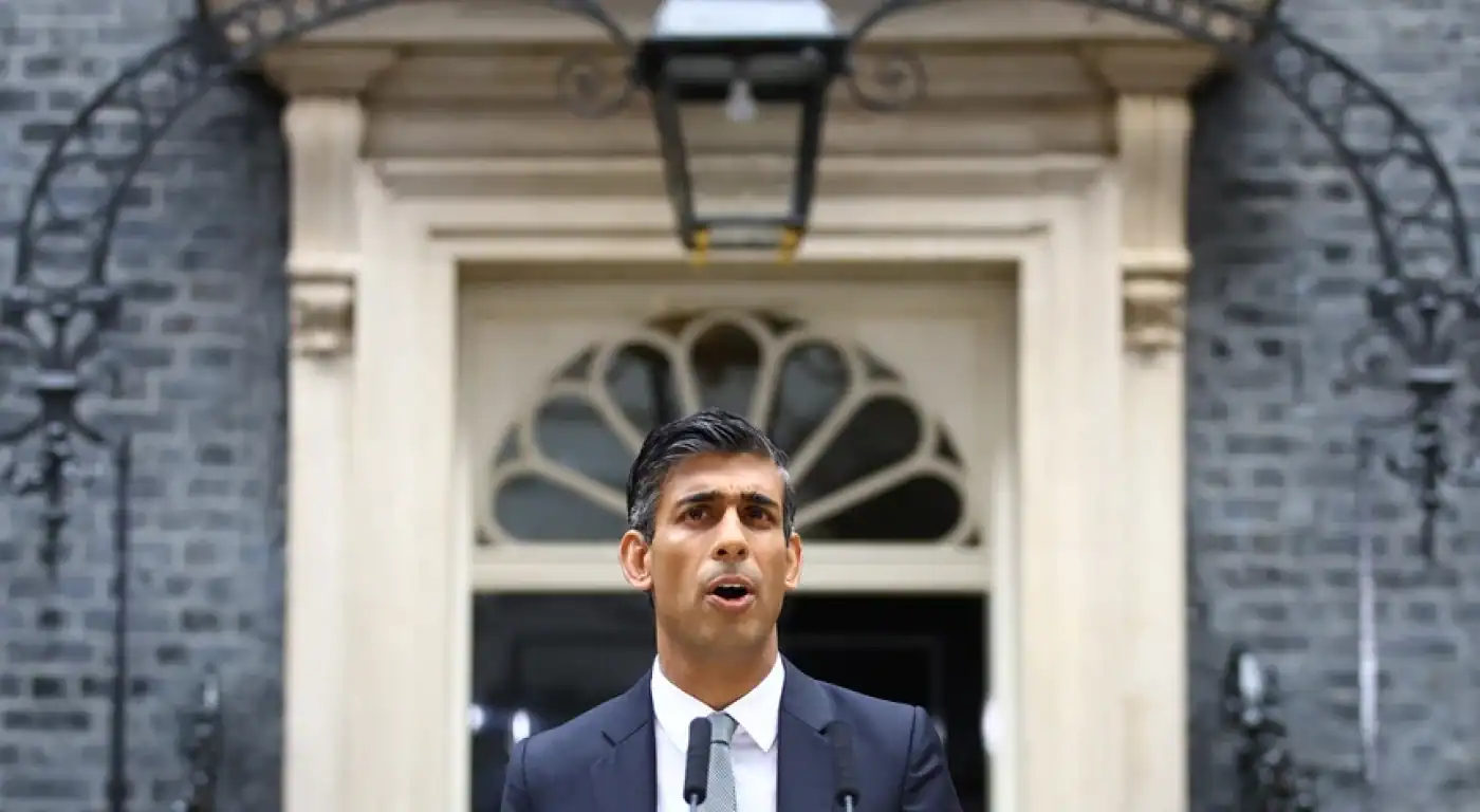 "Vou unir o país com ações". Rishi Sunak indigitado primeiro-ministro britânico