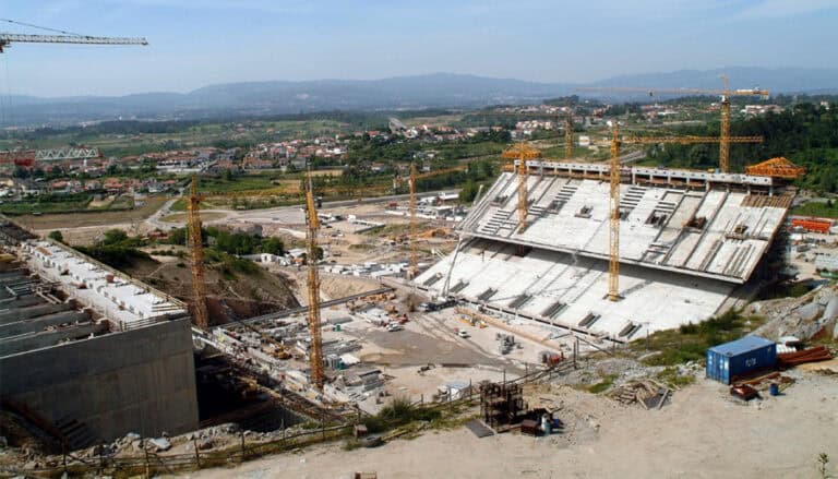 Estádio. CMB e consórcio ASSOC chegam a acordo e autarquia paga 4.5ME