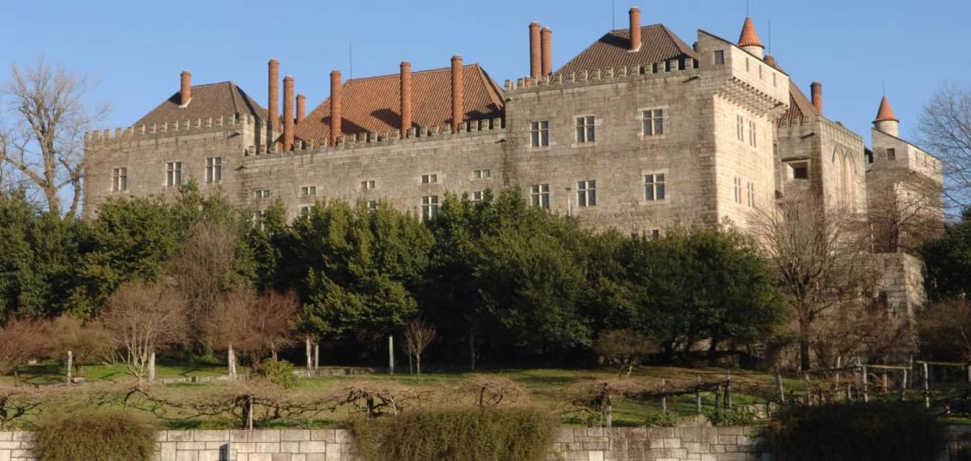 Obra na receção e cafetaria do Paço dos Duques está terminada