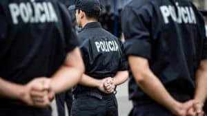 Sindicato contesta declarações do ministro sobre remunerações dos polícias&nbsp;