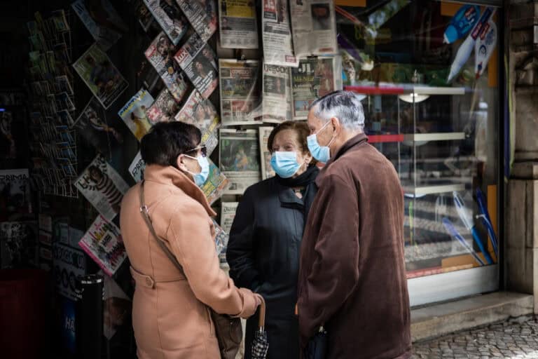 Pessoas com sintomas de infeção respiratória devem usar sempre máscara - DGS&nbsp;