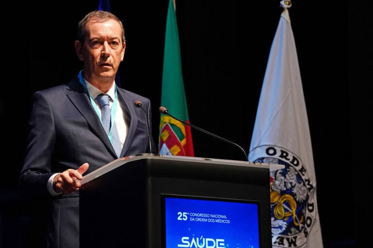 “Não me parece que nenhuma maternidade vá encerrar, mas é um erro ignorar os autarcas"