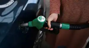 Segunda-feira é dia de descidas nos combustíveis