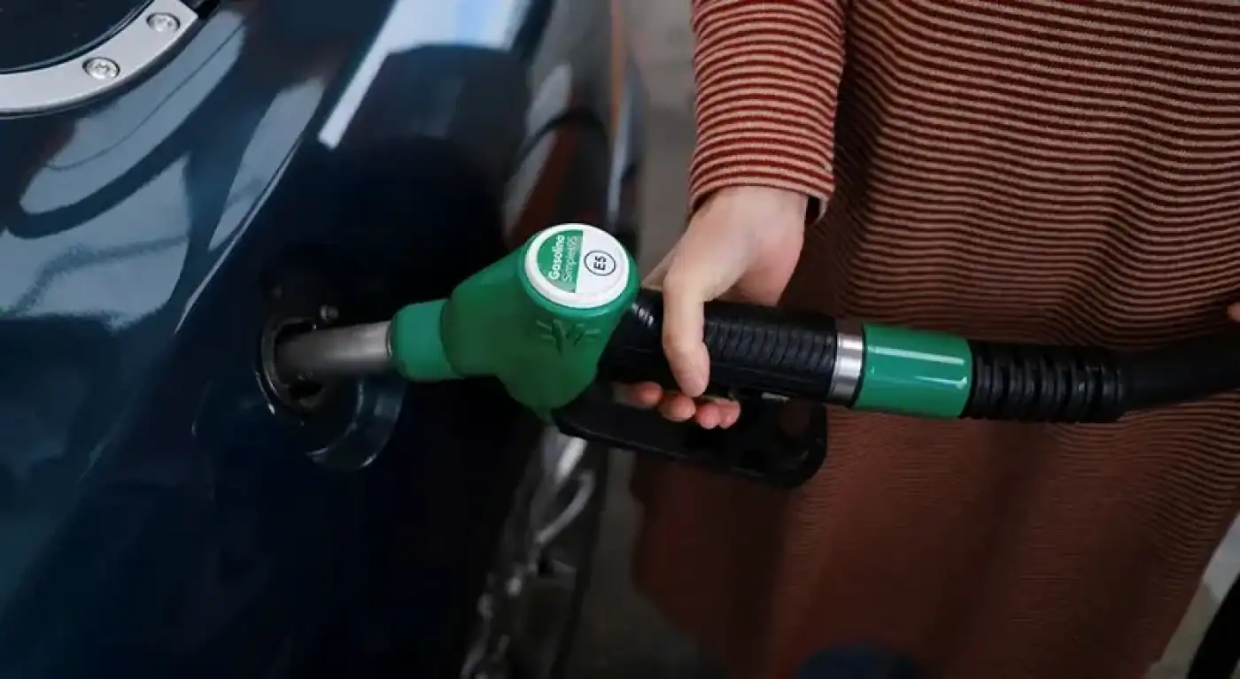 Segunda-feira é dia de descidas nos combustíveis