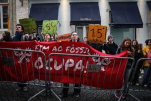 Cinco ativistas detidos no Ministério da Economia