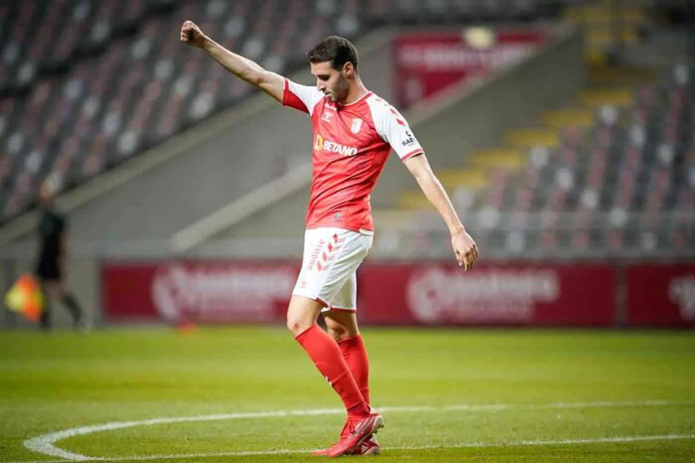 SCB. Interesse em Abel Ruiz reforça hipótese de saída no mercado de Inverno