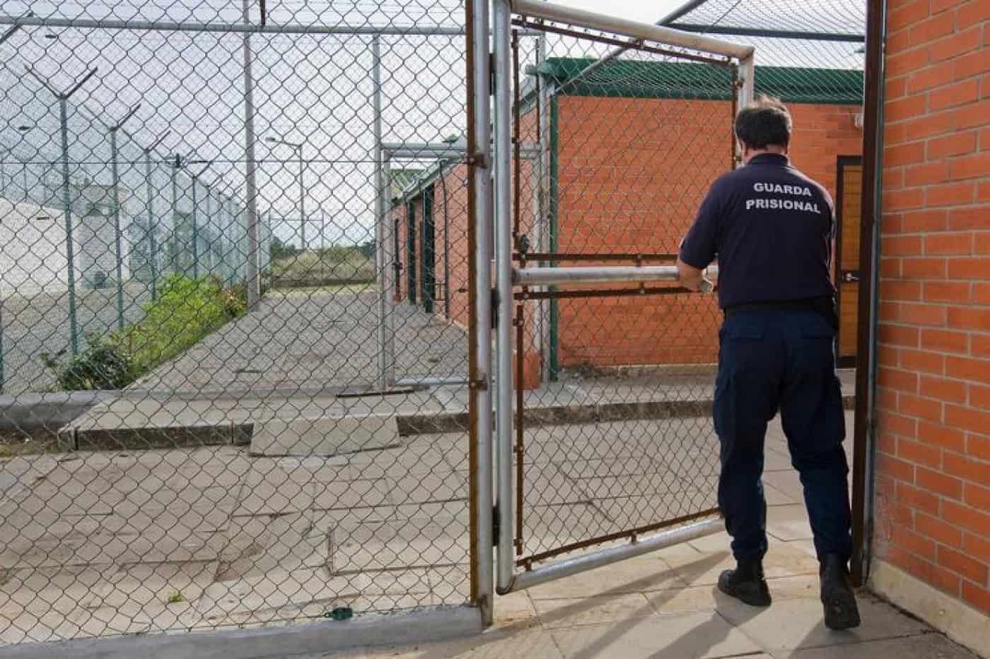 Adesão total à greve das chefias da guarda prisional em Guimarães, Elvas e Sintra