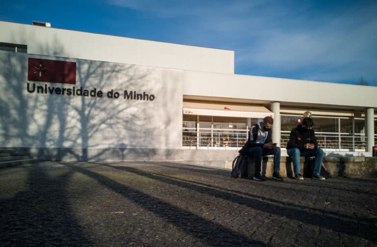 Eleições AAUMinho. Há duas listas concorrentes a cada órgão