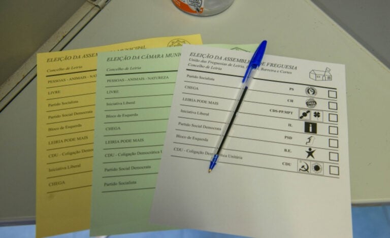 Casos judiciais a envolver autarcas não beliscam reeleição, revela estudo da UMinho