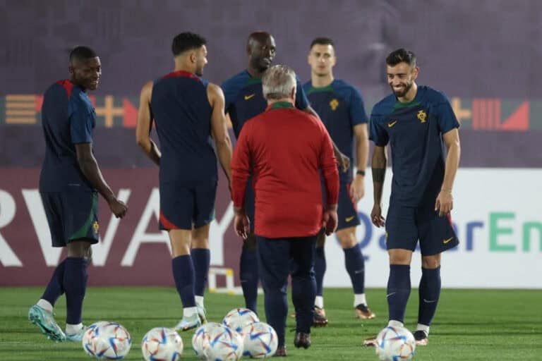 Danilo, Guerreiro, Otávio e Félix no 'onze' frente ao Gana