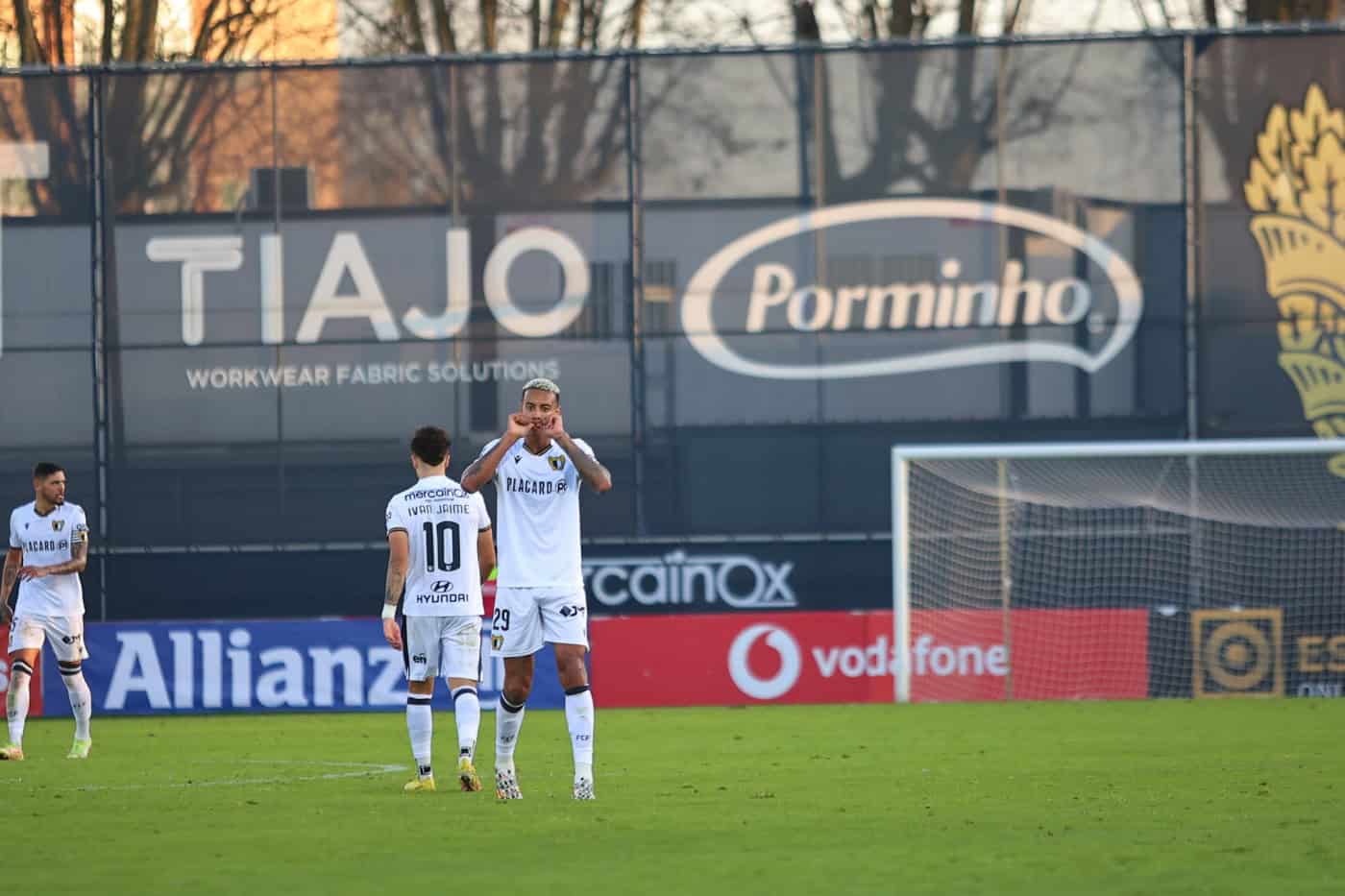 Famalicão deixa-se empatar na receção ao Académico de Viseu