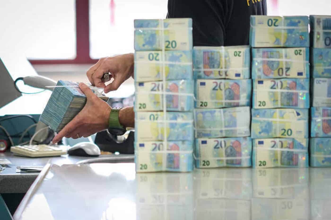 Inflação em novembro cai para 9,9%