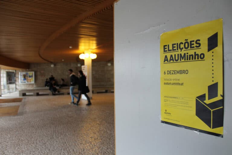 Eleições AAUMinho. Até ao meio-dia votaram cerca de 1000 estudantes