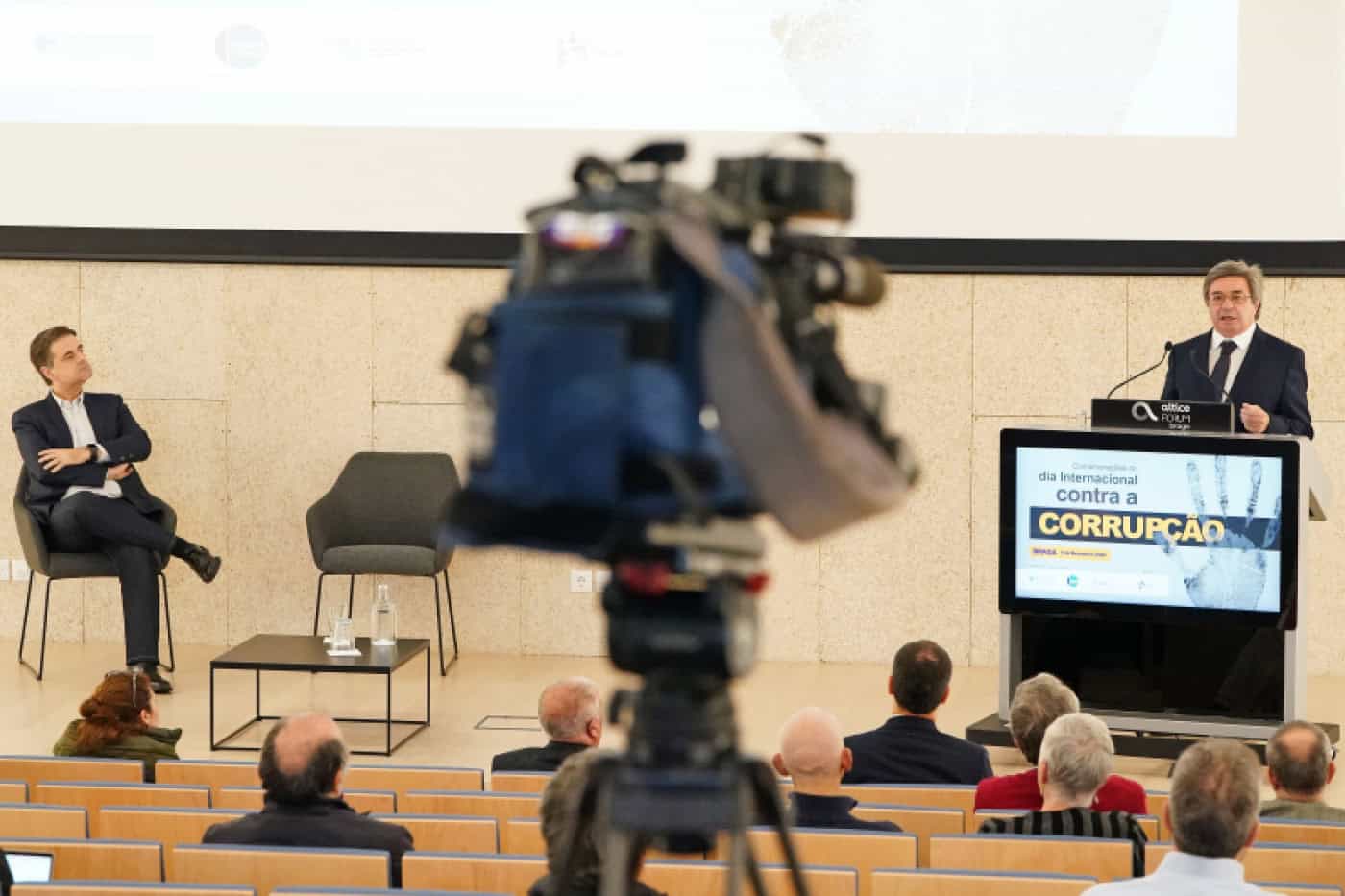 Autarca de Braga lembra que corrupção não está apenas na política