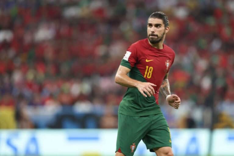 Fernando Santos chama Rúben Neves ao 11 inicial