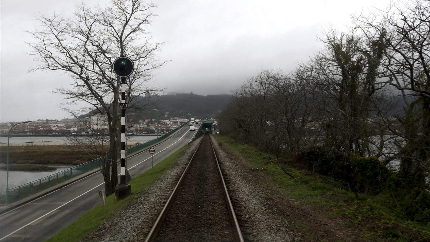 Avaria em comboio interrompe circulação na Linha do Minho em Viana do Castelo