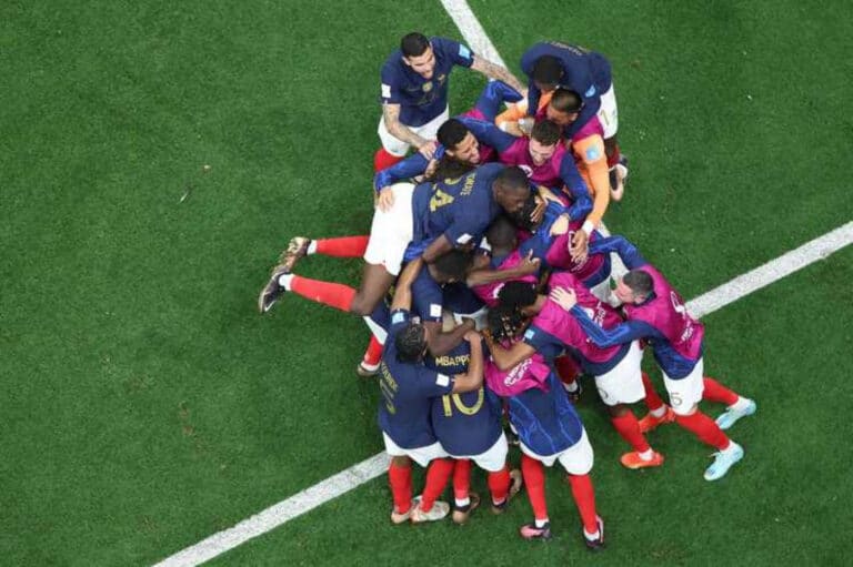 França afasta Marrocos e está na final do Mundial com a Argentina