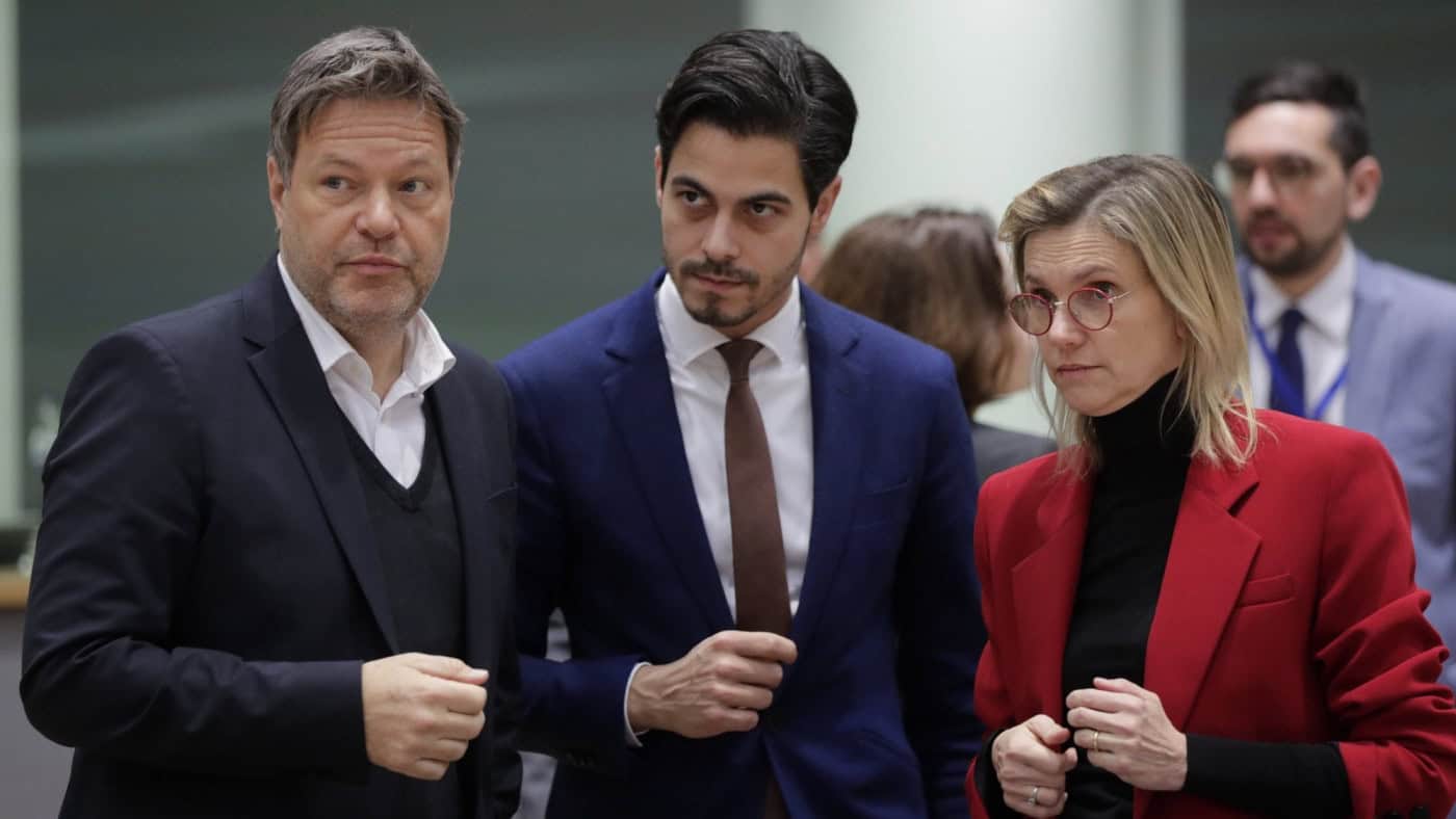 UE alcança acordo sobre teto de preço para gás importado