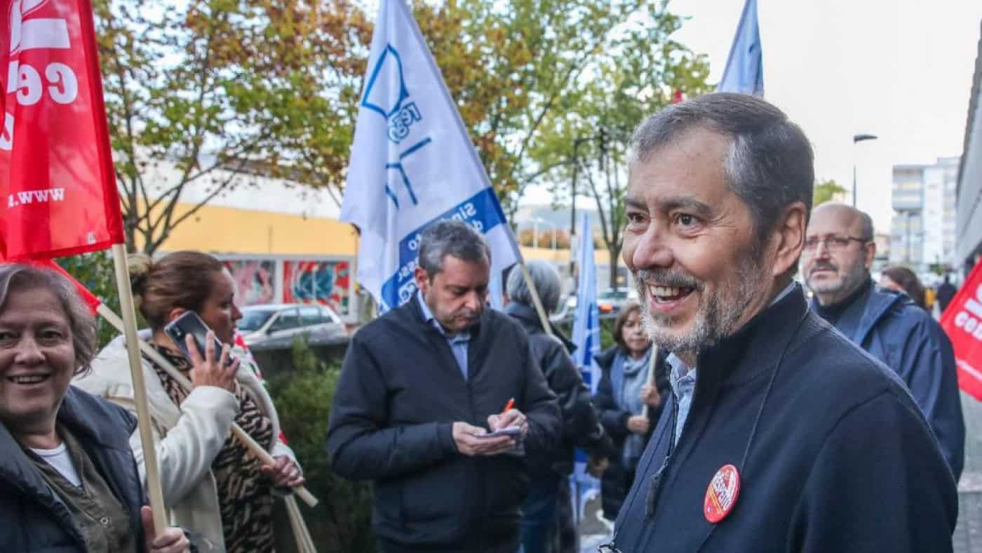 Sindicatos dos professores antecipam manifestação nacional para 11 de fevereiro