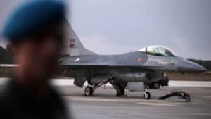 Força Aérea vai sobrevoar capitais de distrito e deseja “excelente descolagem para 2023”&nbsp;