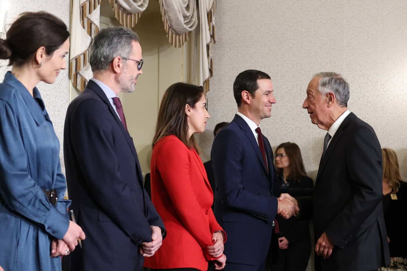 Marcelo empossou ministros para Infraestruturas e Habitação e seis secretários de Estado