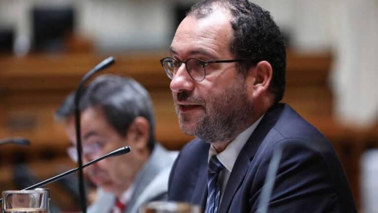 Caiu proposta de diretores poderem selecionar 30% dos professores&nbsp;