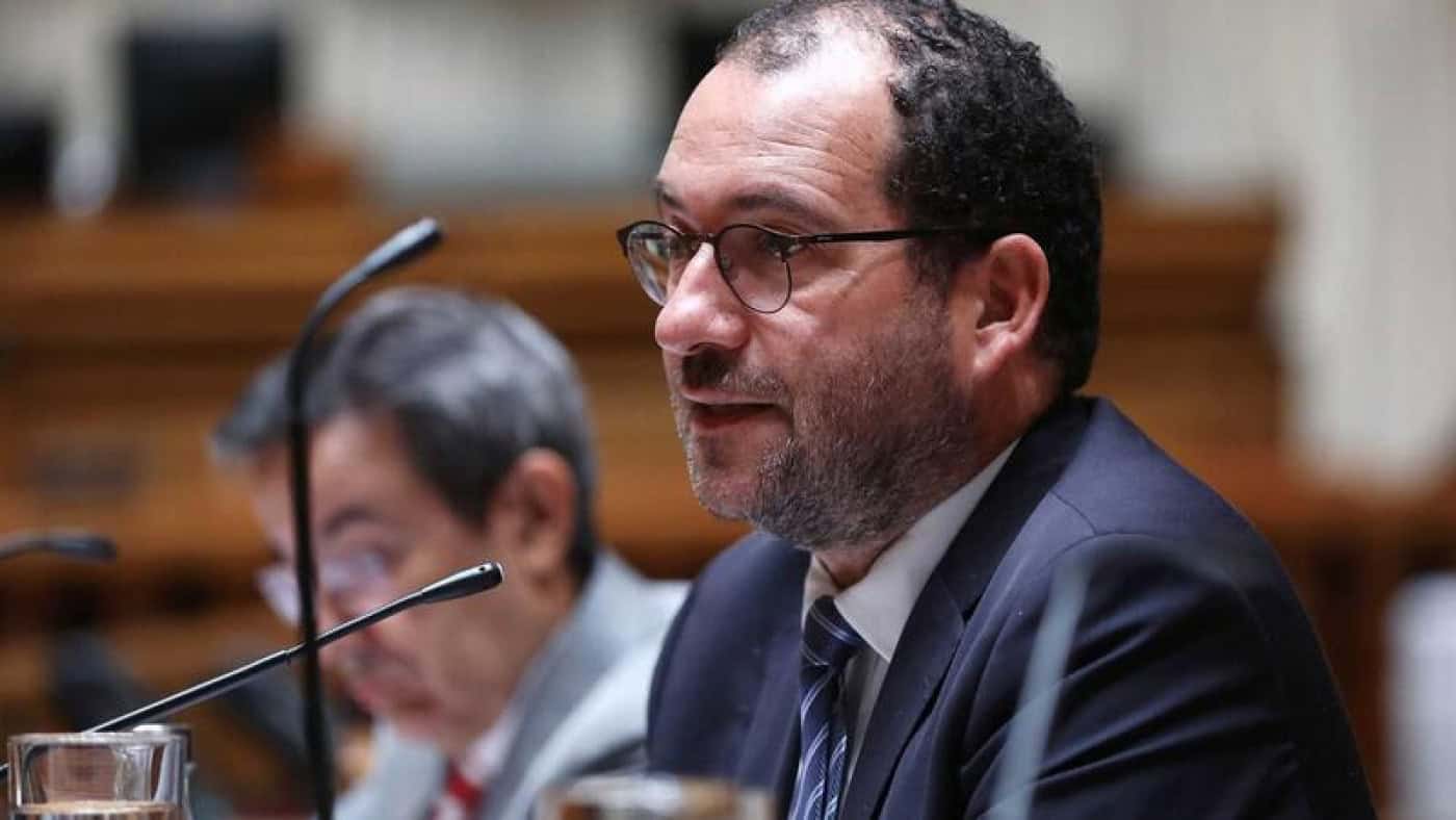 Caiu proposta de diretores poderem selecionar 30% dos professores