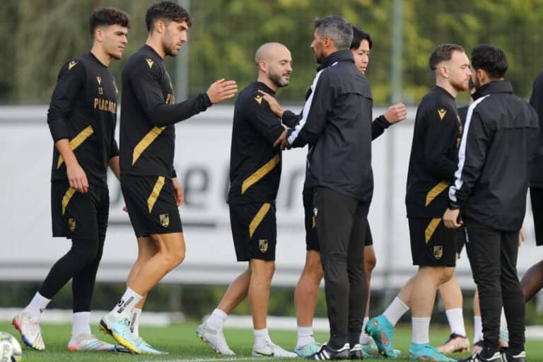 Treinador do Vitória SC quer evitar "erros infantis" para regressar aos triunfos