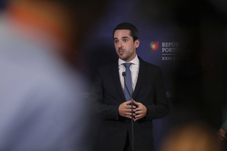 Secretário-geral adjunto do PS garante que o partido “não vira costas” ao país