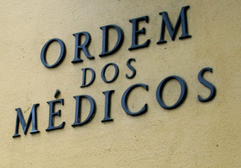Médicos escolhem a partir de terça-feira novo bastonário entre seis candidatos