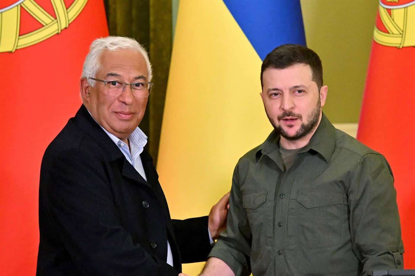 António Costa comunica a Zelensky que Portugal vai reforçar apoio humanitário