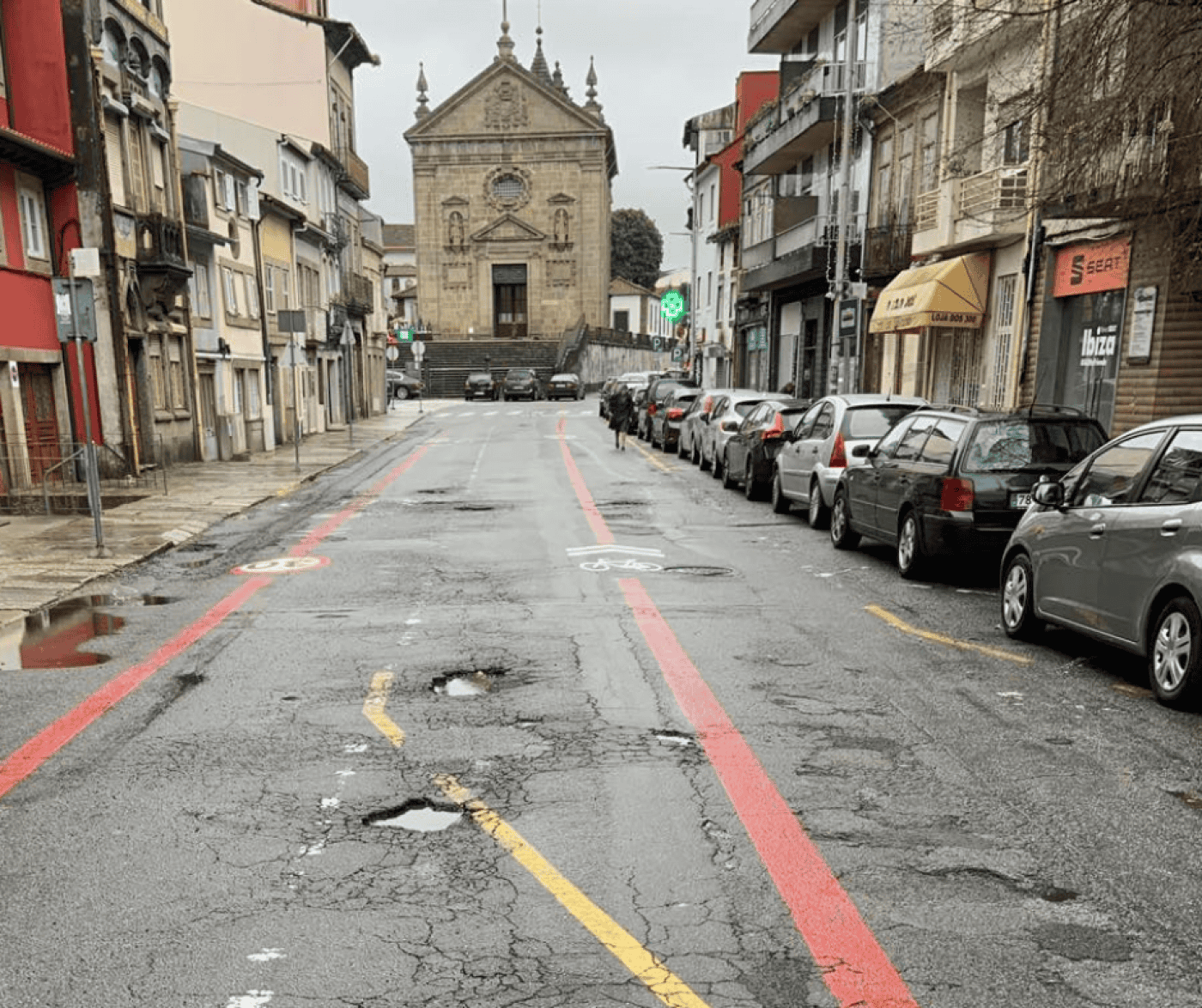 PS. Não há memoria de tantas vias "esburacadas" no concelho de Braga