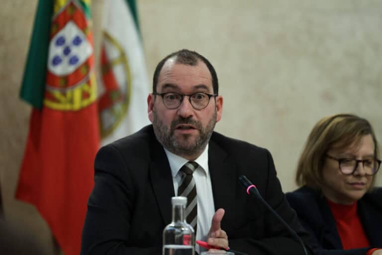 Ministério da Educação convoca sindicatos para reunião negocial em 18 e 20 de janeiro