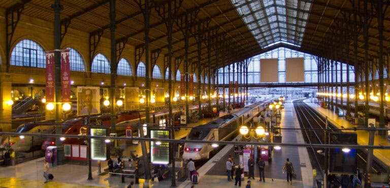 Vários feridos em esfaqueamento no centro de Paris&nbsp;