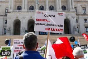 Bancários realizam manifestações em Lisboa contra proposta de aumentos de 2,5%&nbsp;