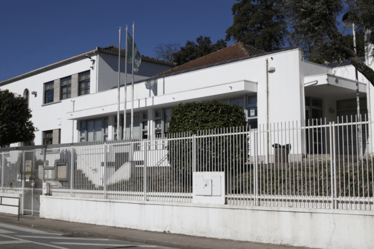 Greve de docentes e não docentes encerra várias escolas de Guimarães