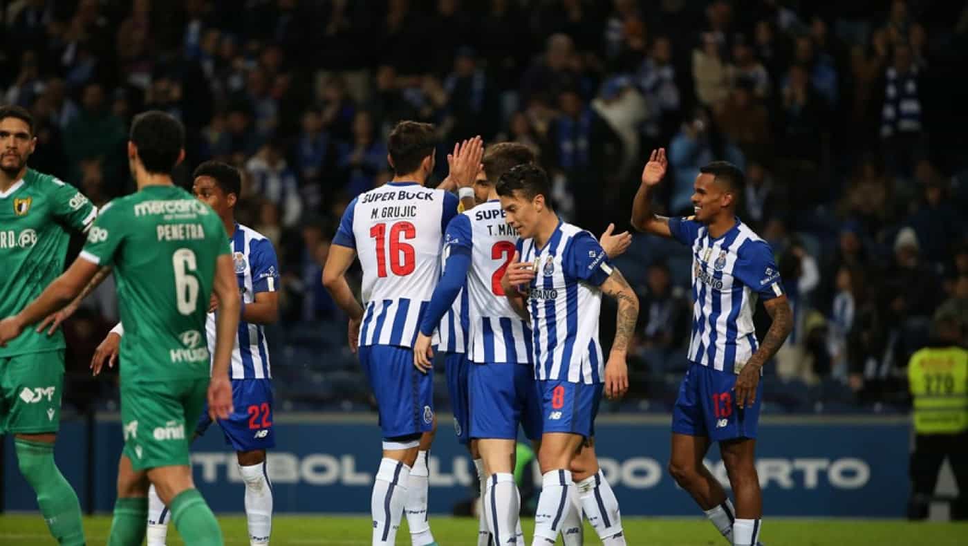 FC Porto trava série positiva do FC Famalicão