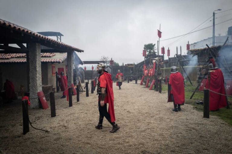 Chuva não afastou espanhóis na visita ao Presépio de Priscos