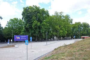 Feirantes passam da alameda do Estádio Municipal para o sopé do Picoto