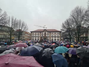 Centenas de professores marcharam em Braga por melhores condições