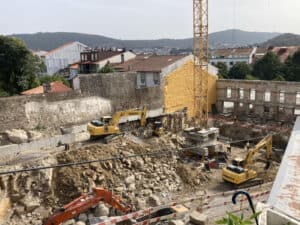Obra de futuro hotel junto às Convertidas parcialmente embargada