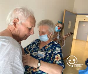 Palhaços d’Opital levam há 10 anos humor e afeto a adultos internados em hospitais&nbsp;