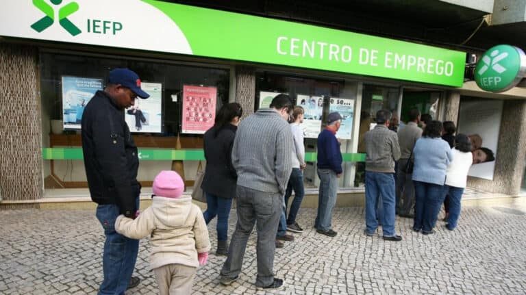 Desemprego desce no quadrilátero urbano entre novembro e dezembro
