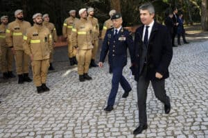 Ministros da Administração Interna e Defesa confirmam novo concurso para meios aéreos