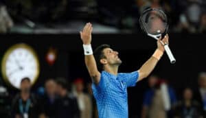 Djokovic conquista 10.º Open da Austrália ao bater Tsitsipas&nbsp;