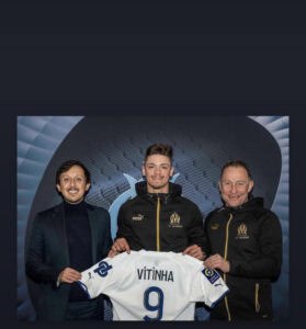 Vitinha assina contrato com o Marselha até 2027